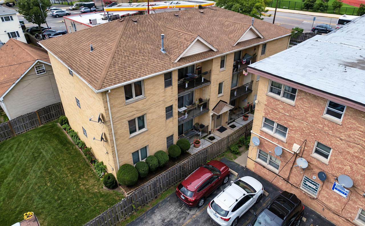 6743 W Irving Park Rd. #202, Chicago, IL 60634