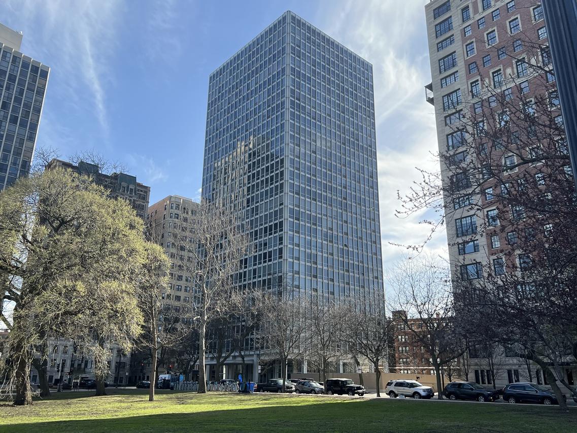 2400 N Lakeview Ave. #602, Chicago, IL 60614