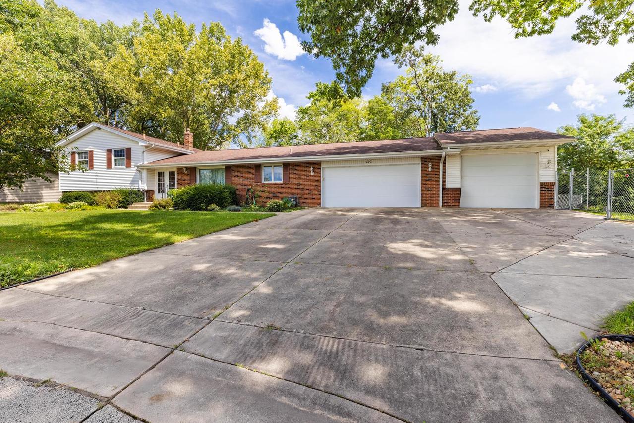 203 Wood Rd., Rockford, IL 61107