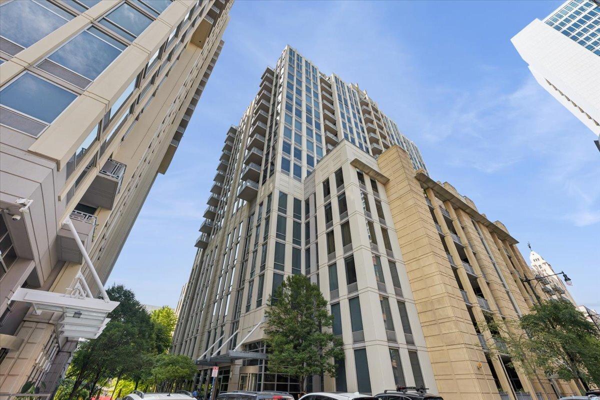 720 N Larrabee St. #1601, Chicago, IL 60654