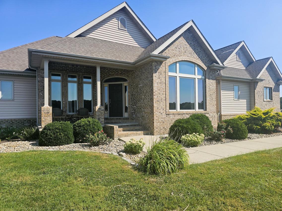 15228 E Holland Dr., Mt Vernon, IL 62864