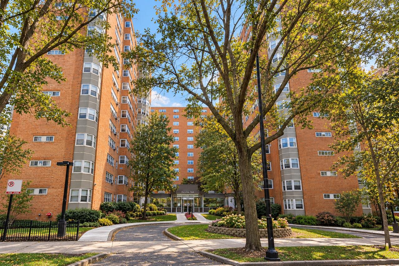 4960 N Marine Dr. #217, Chicago, IL 60640