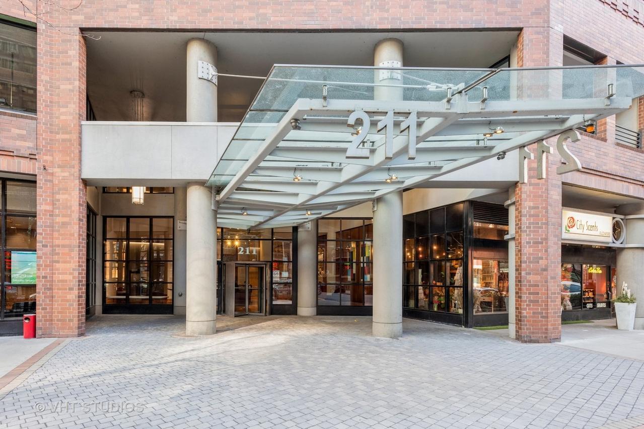 211 E Ohio St. #PARKING, Chicago, IL 60611