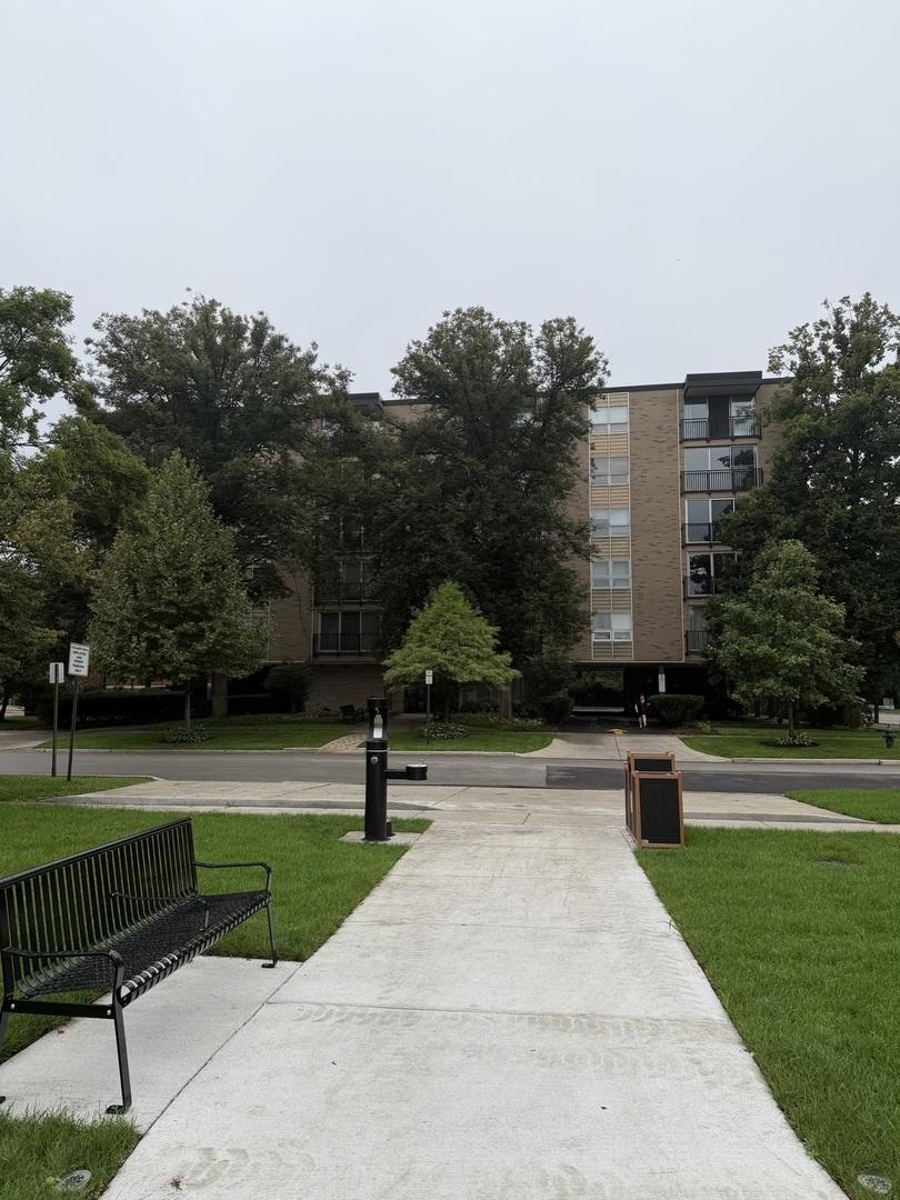424 Park Ave. #402, River Forest, IL 60305