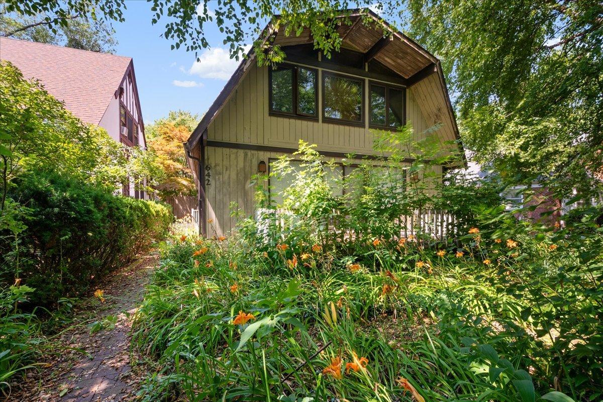 642 Sheridan Rd., Evanston, IL 60202