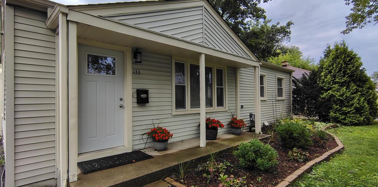 133 S Lincoln Ave., Mundelein, IL 60060