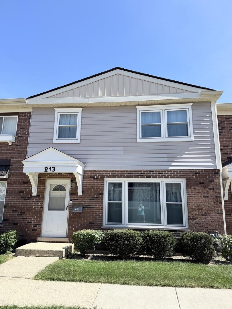 213 Frederick Pl., Wood Dale, IL 60191