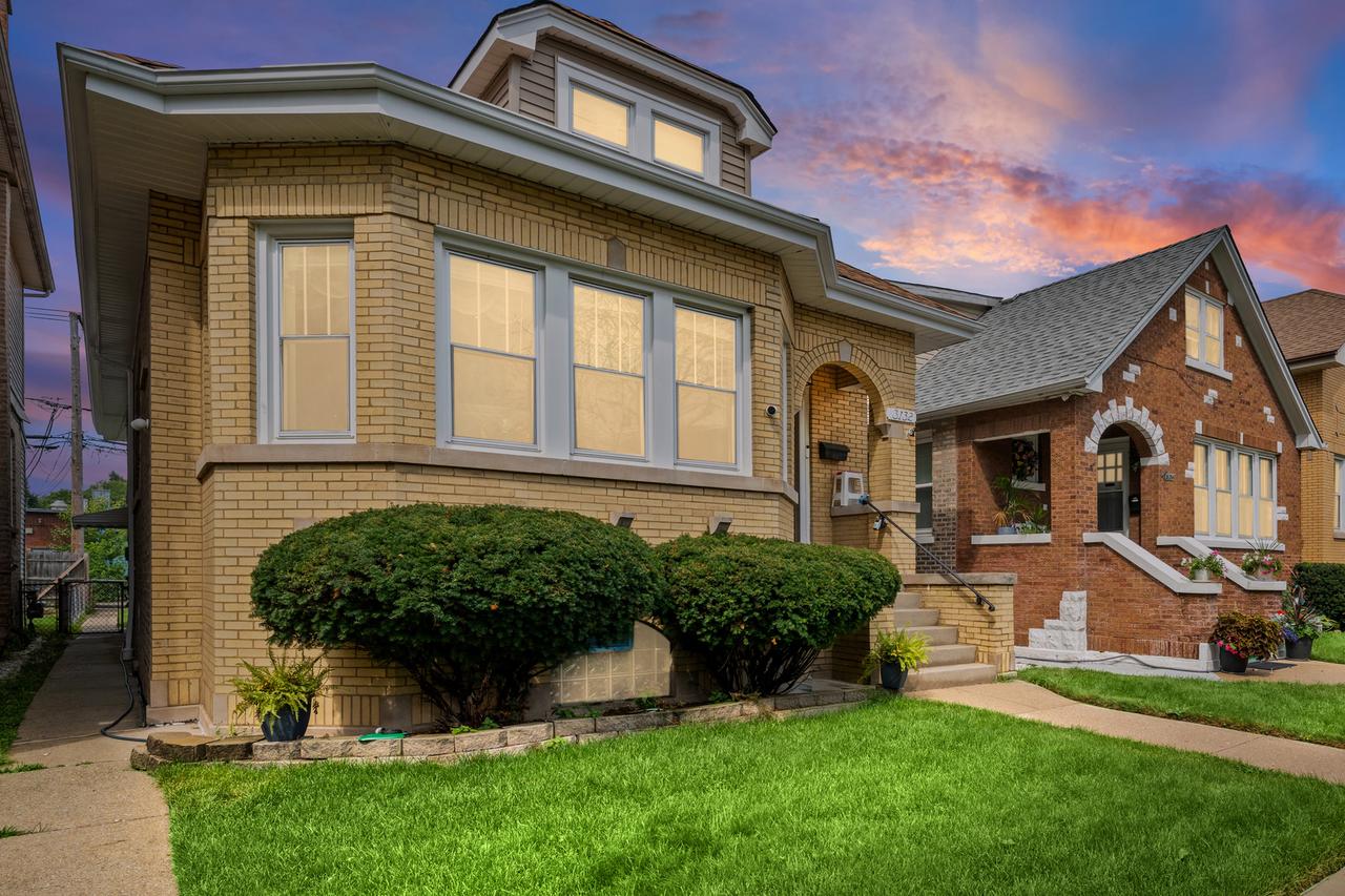 3132 N Luna Ave., Chicago, IL 60641