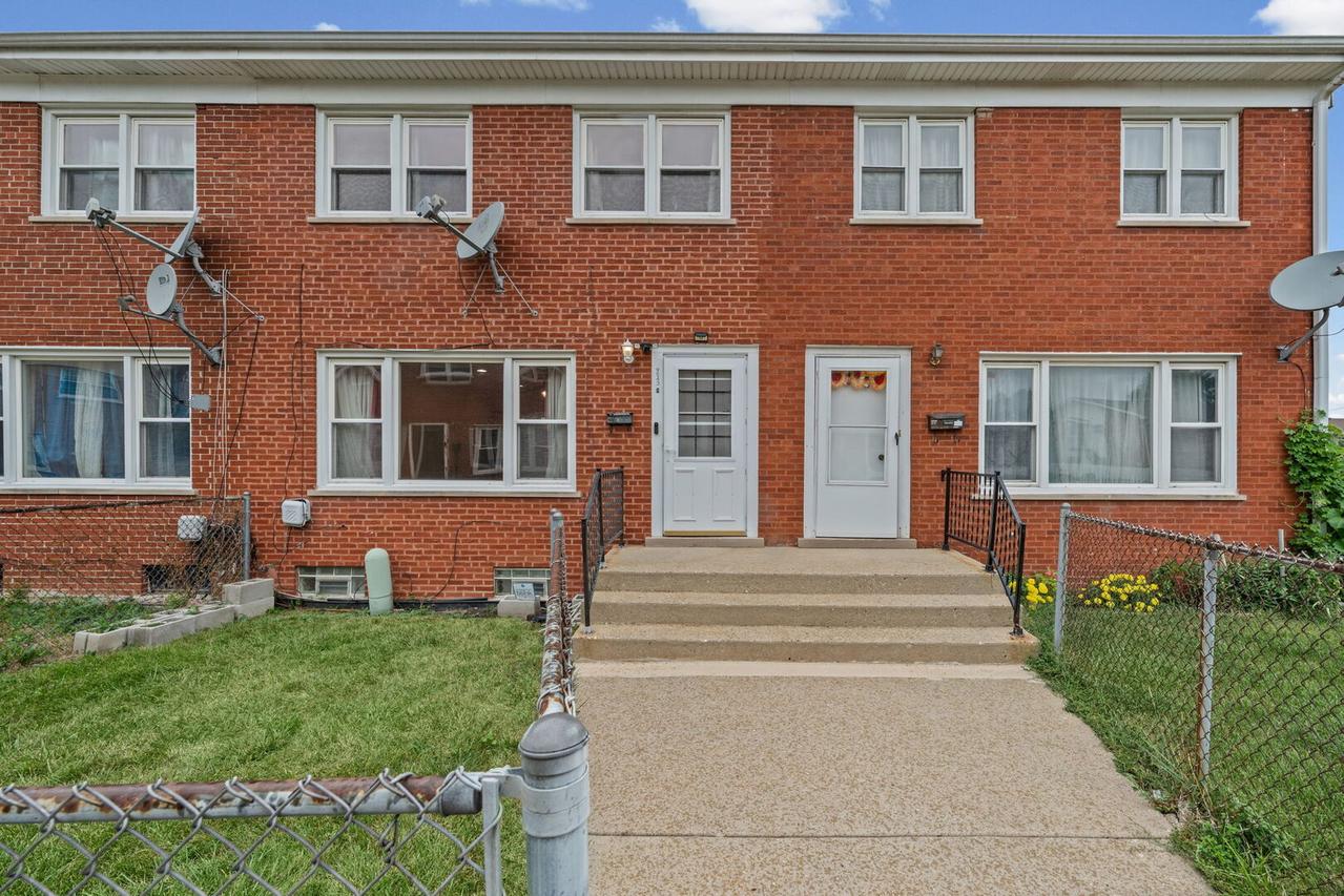 9543 Sumac Rd. #G, Des Plaines, IL 60016