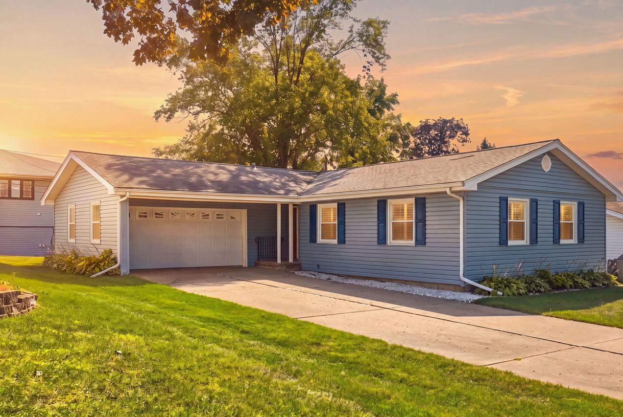 2136 Highland Dr., Sycamore, IL 60178