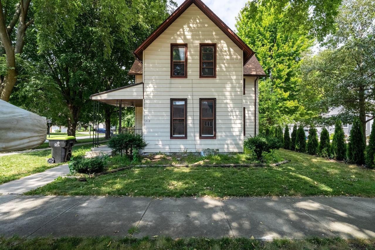 212 W Maple St., Fairbury, IL 61739