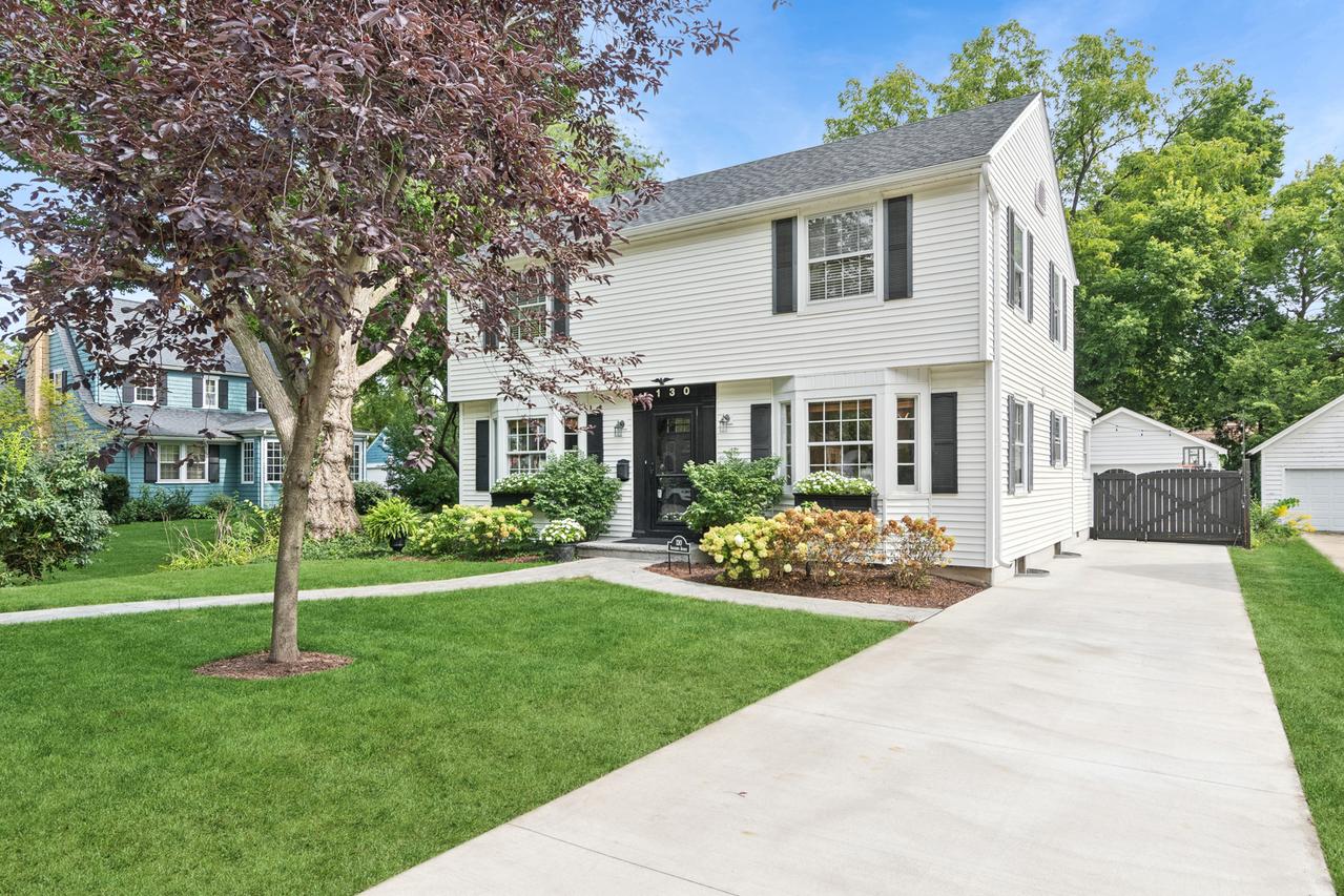 130 Ingleside Ave., Aurora, IL 60506