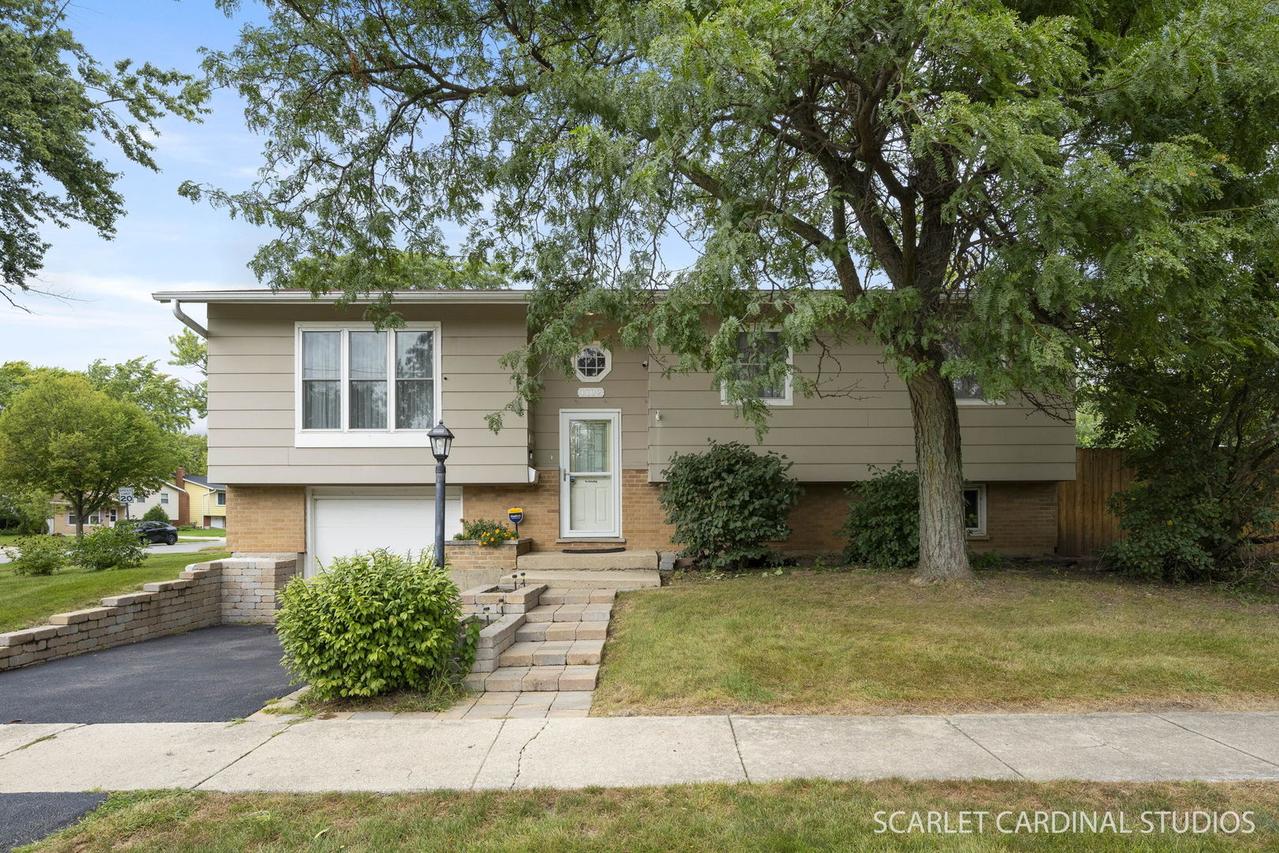 1102 Walnut Ave., Hanover Park, IL 60133