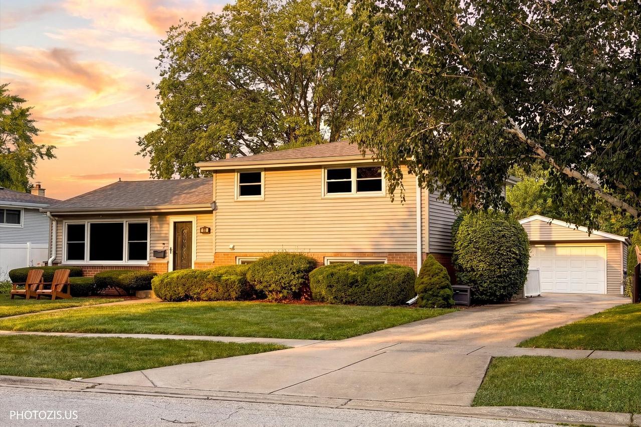 148 Jeffery Ln., Des Plaines, IL 60018