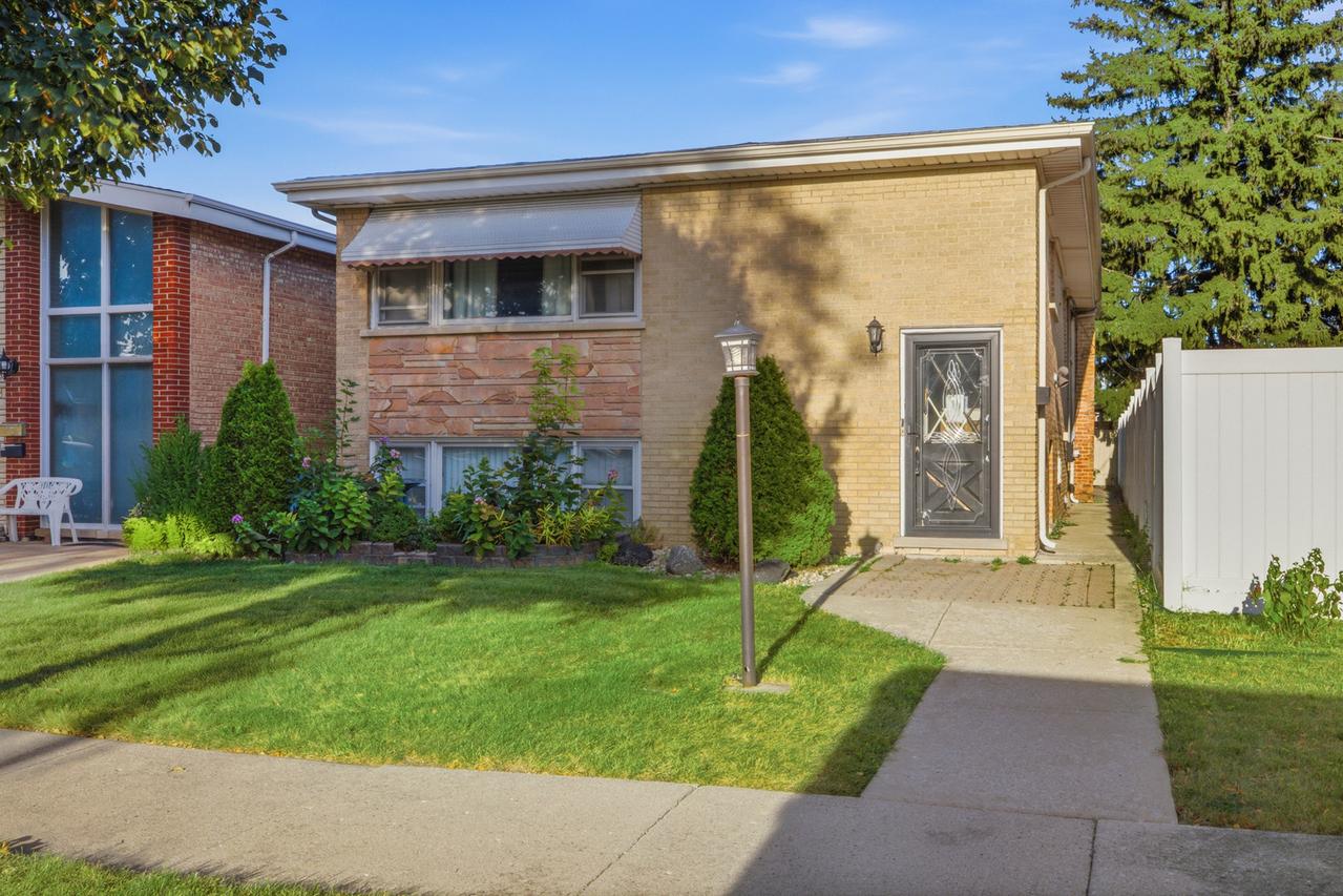 1609 N 23 Ave., Melrose Park, IL 60160