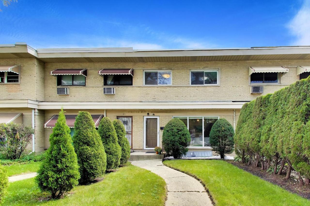 829 Dodge Ave., Evanston, IL 60202