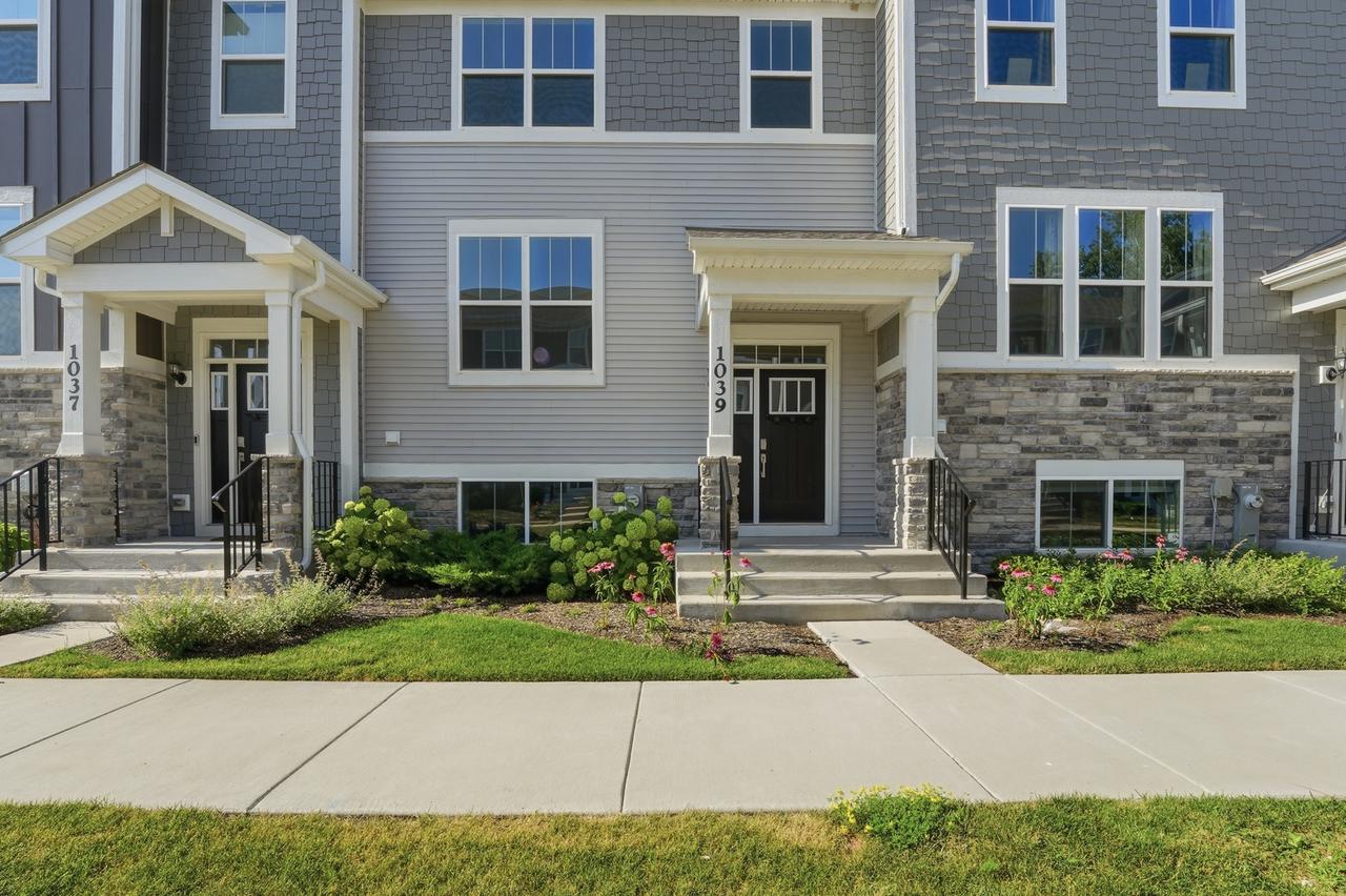 1039 Atterberg Rd., South Elgin, IL 60177