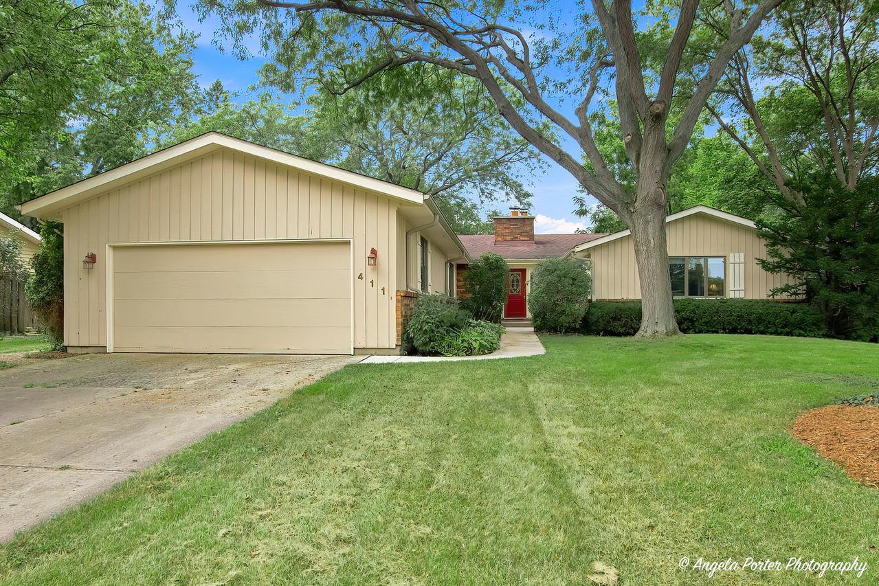 411 N Shepherd Hill Ln., Mchenry, IL 60050