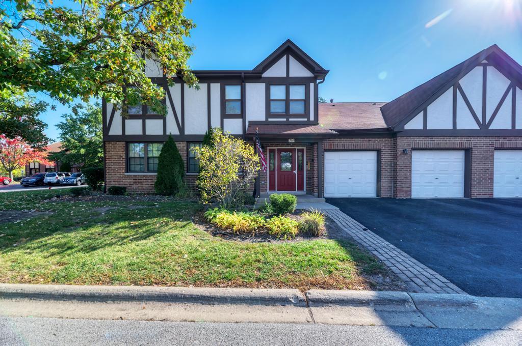 216 Stoneybrook Ln. #2D, Bloomingdale, IL 60108