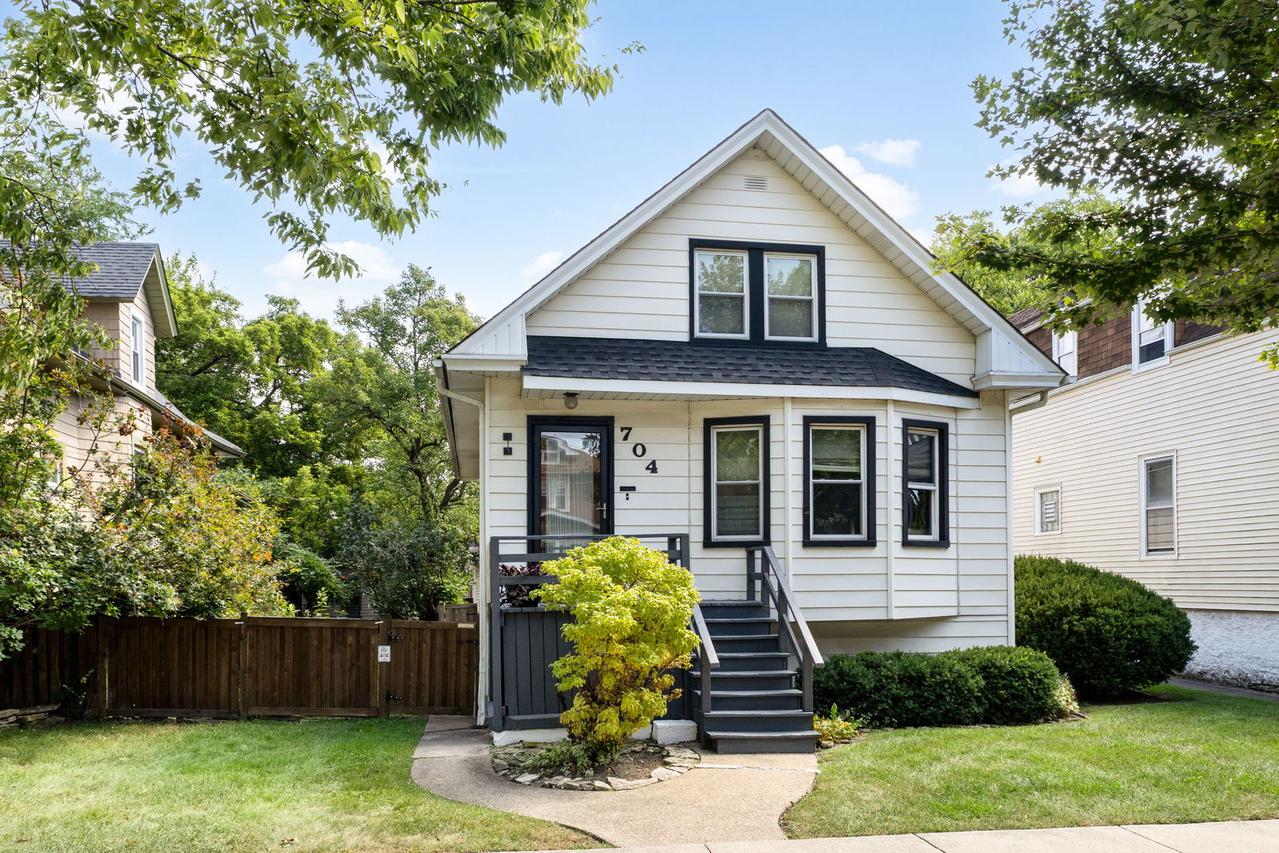 704 S Harvey Ave., Oak Park, IL 60304