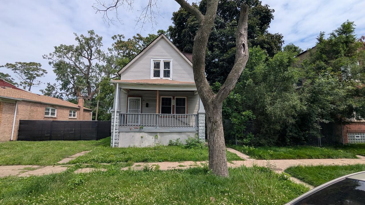 338 W 116th St., Chicago, IL 60628