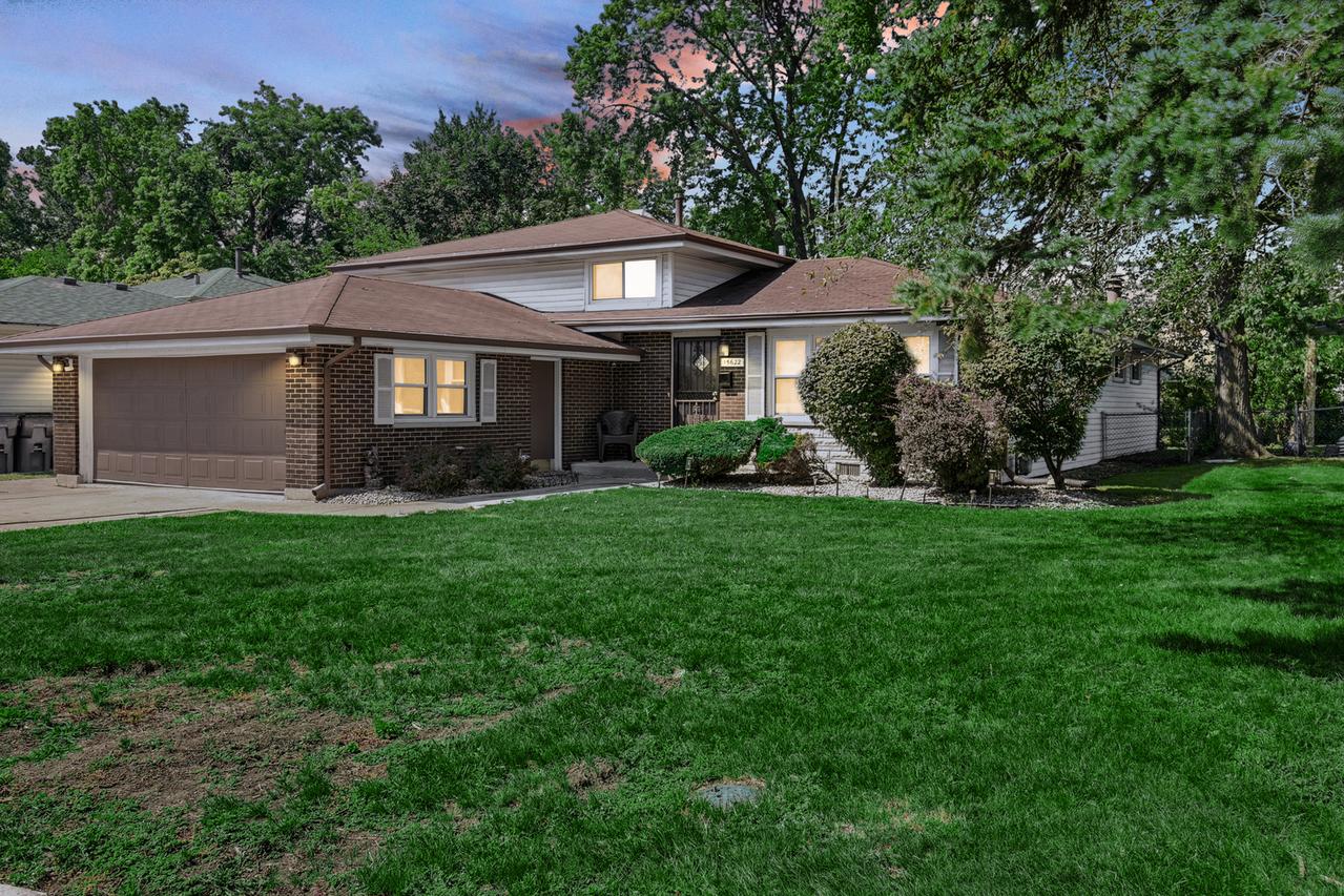 15622 Prince Dr., South Holland, IL 60473