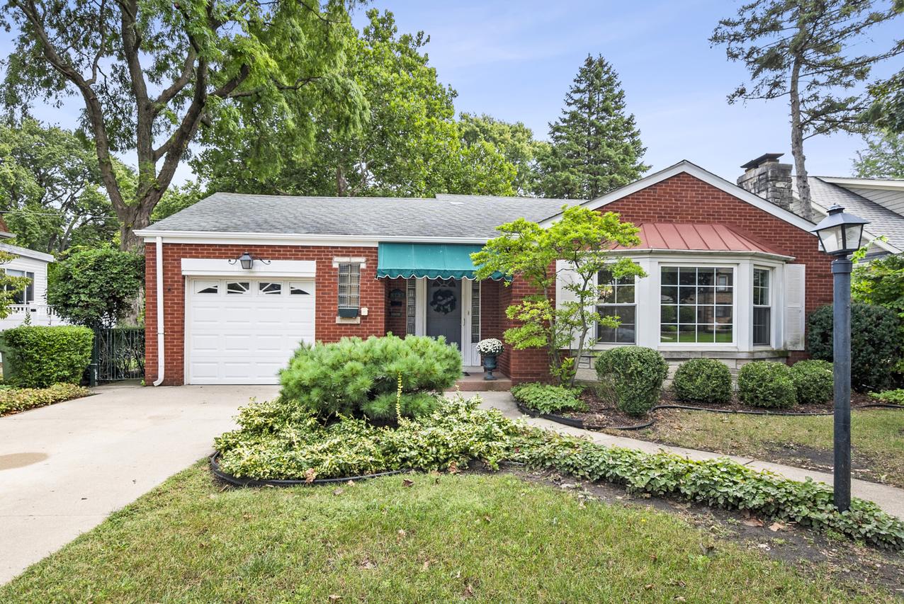 9737 S Central Park Ave., Evergreen Park, IL 60805