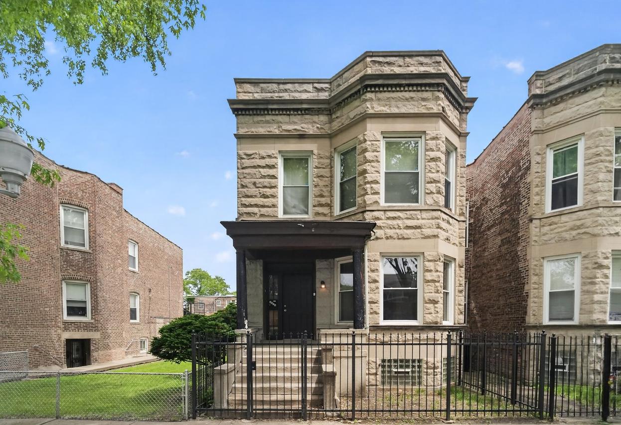6525 S Vernon Ave., Chicago, IL 60637