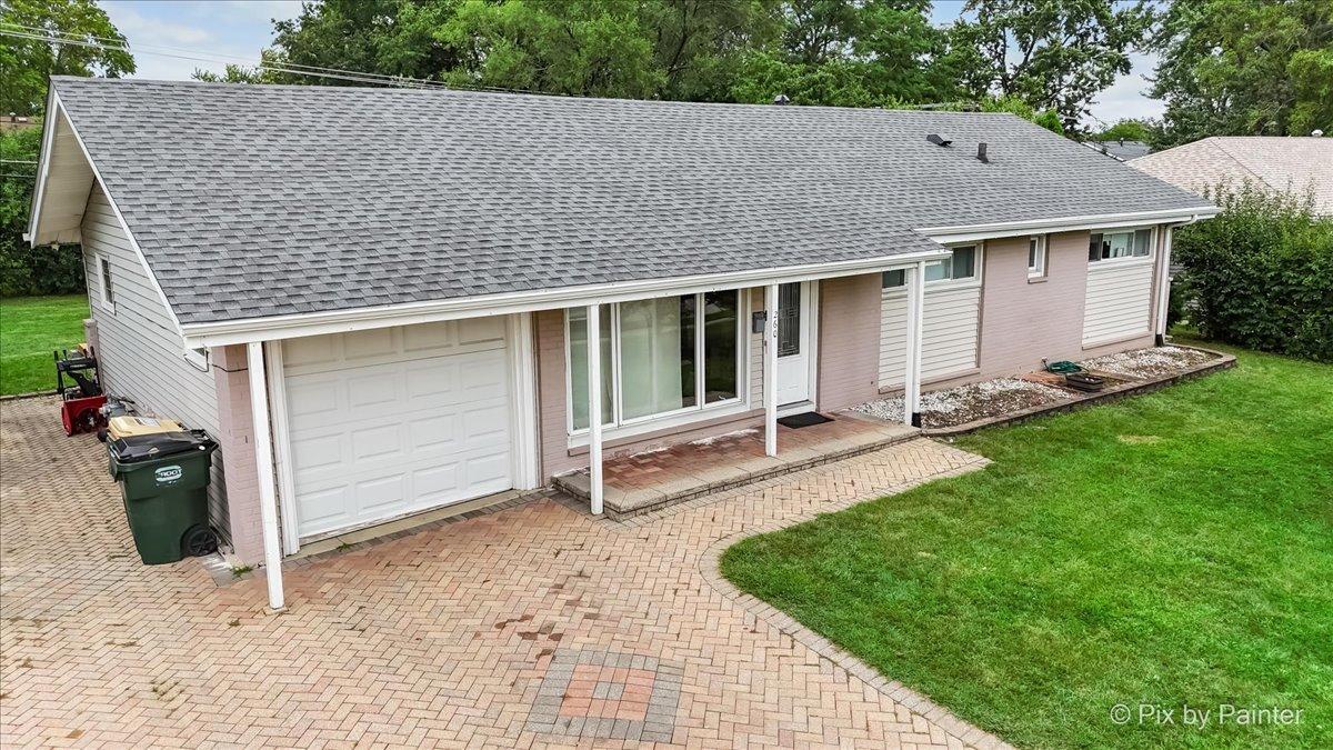 260 Flagstaff Ln., Hoffman Estates, IL 60169