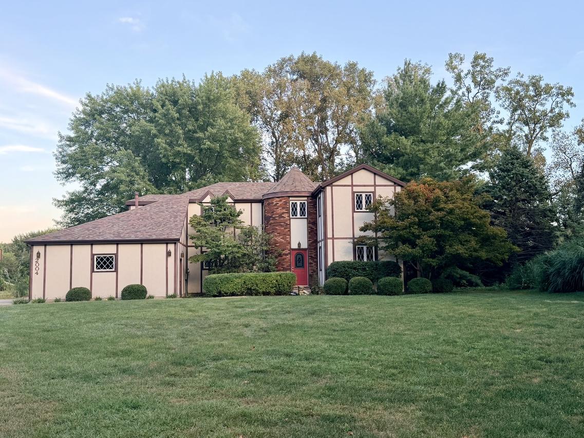 2004 Byrnebruk Dr., Champaign, IL 61822