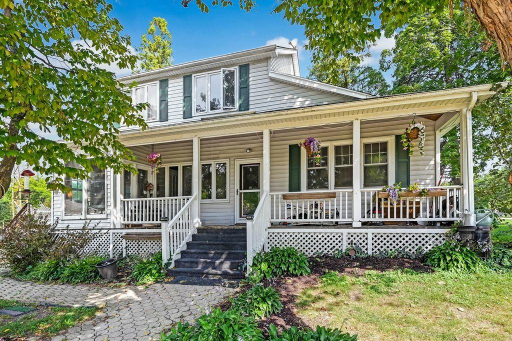5S454 Radcliff Rd., Naperville, IL 60563
