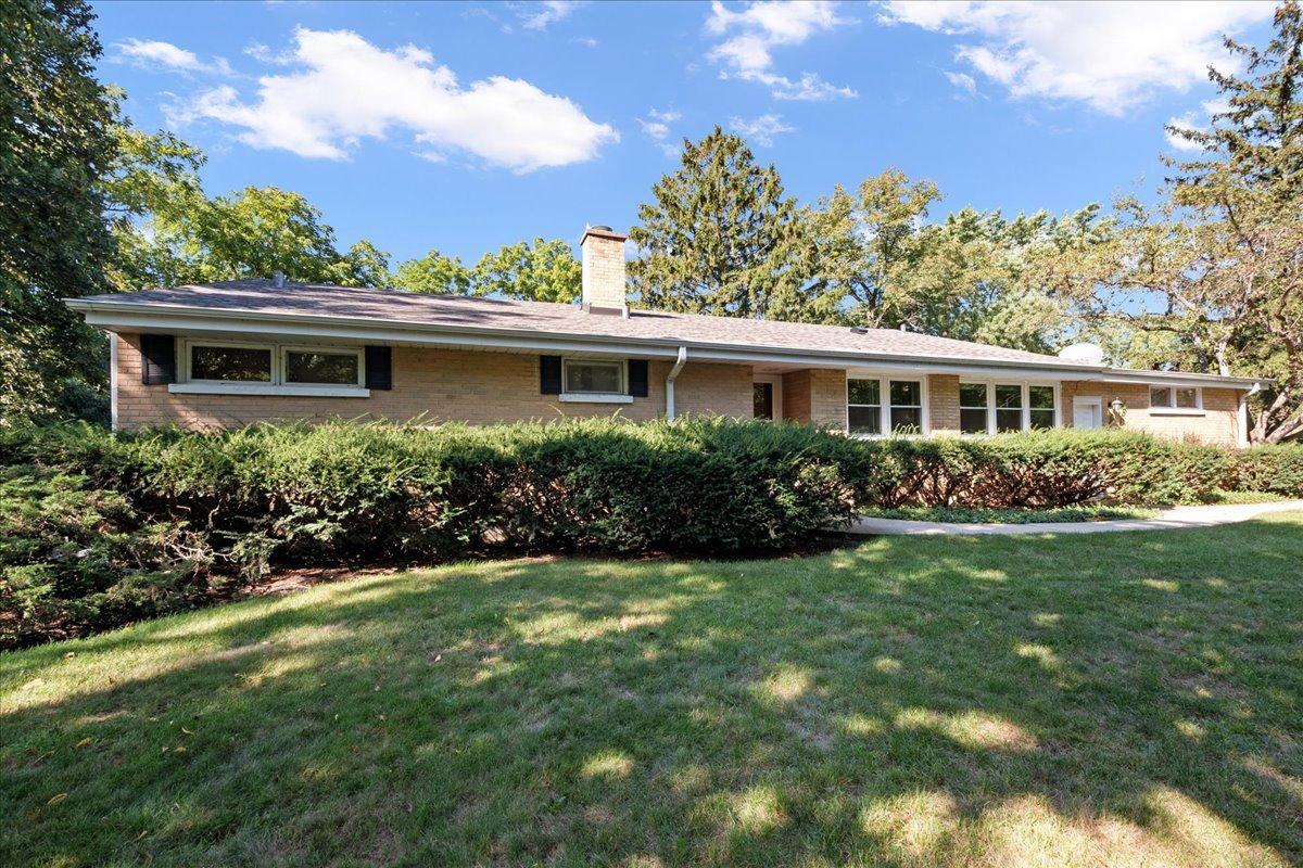 100 Green Bay Rd., Highland Park, IL 60035