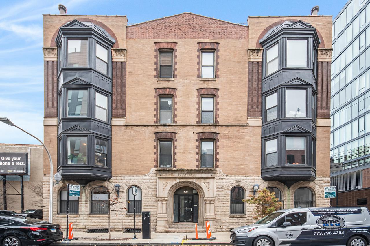 747 N Sedgwick St. #4RS, Chicago, IL 60654