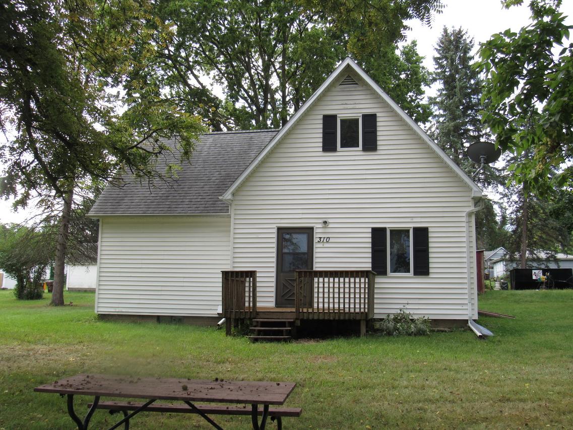 310 W 3rd St., Pecatonica, IL 61063