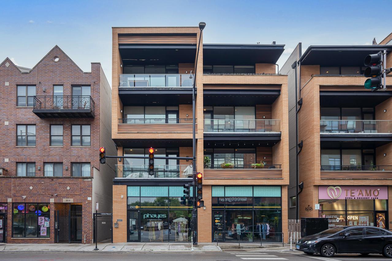 2503 N Milwaukee Ave. #3N, Chicago, IL 60647