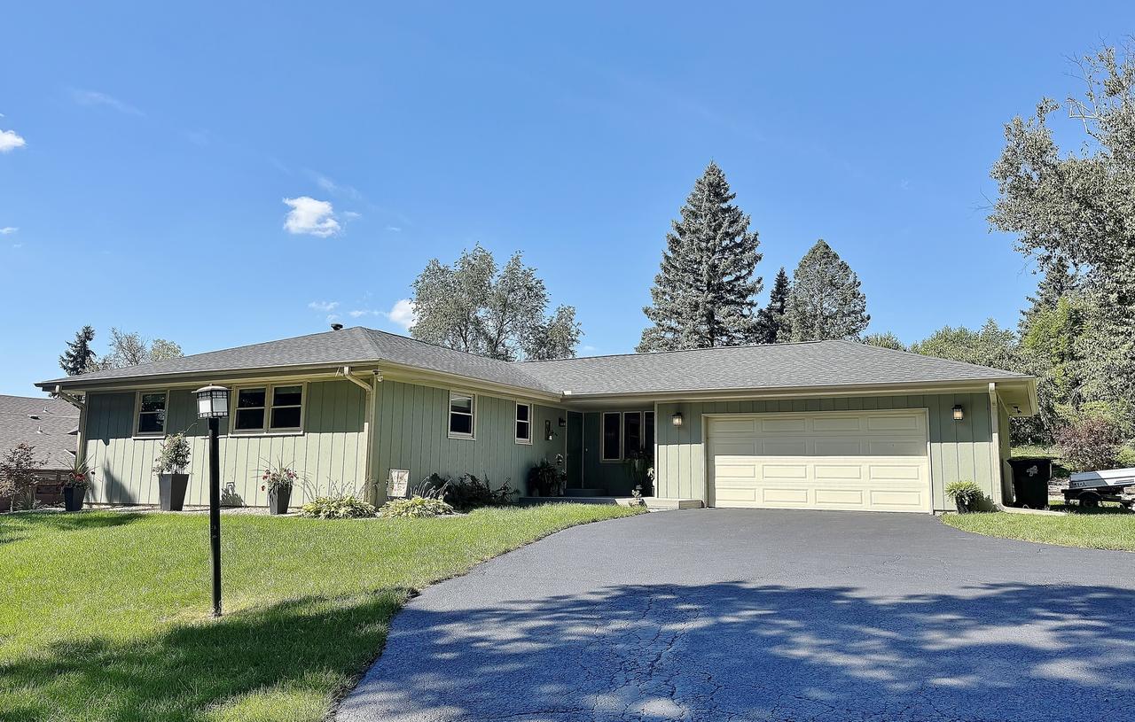 12632 North Gate Rd., Roscoe, IL 61073