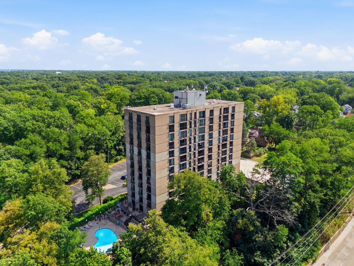 1800 7th St. #2A, East Moline, IL 61244