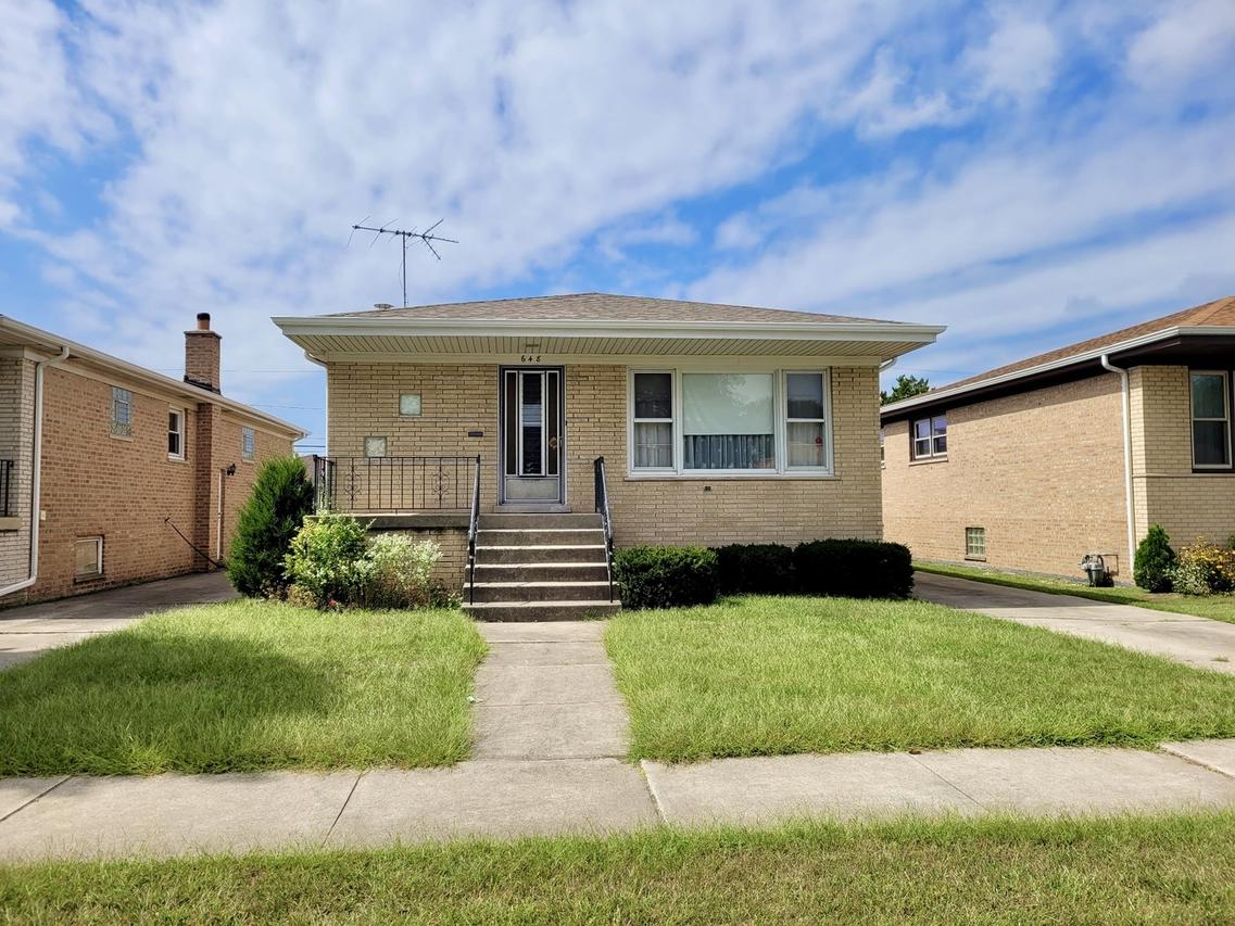 648 Escanaba Ave., Calumet City, IL 60409