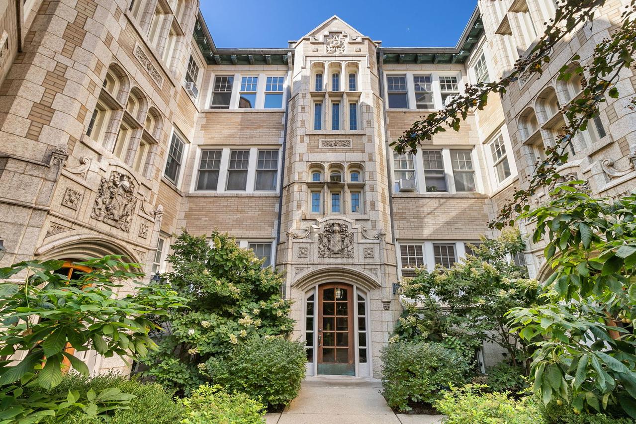 [Address Hidden by Seller], Chicago, IL 60657