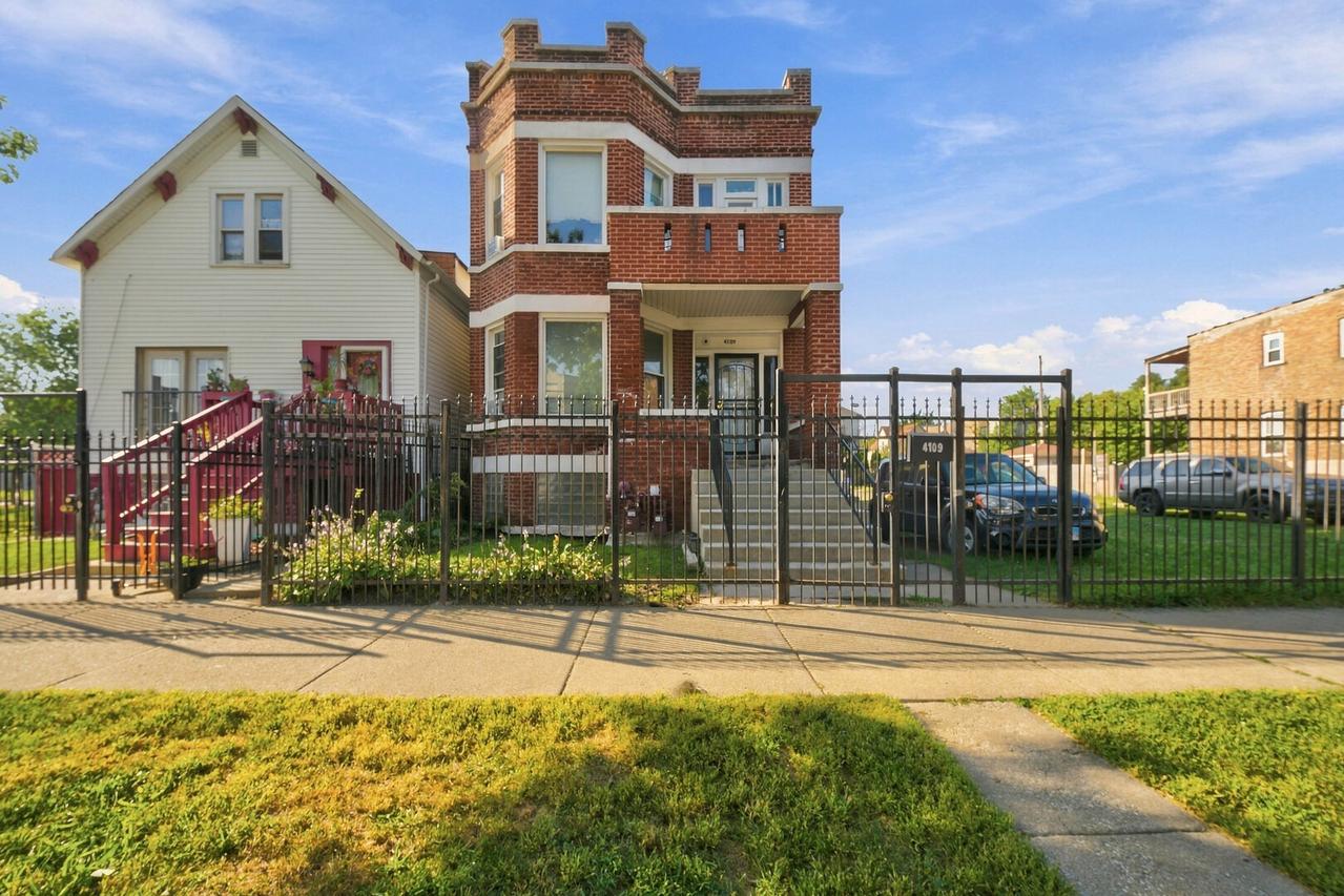 4109 W Van Buren St., Chicago, IL 60624