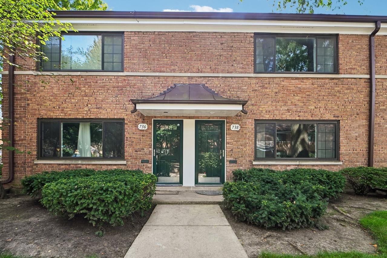 738 Dodge Ave., Evanston, IL 60202