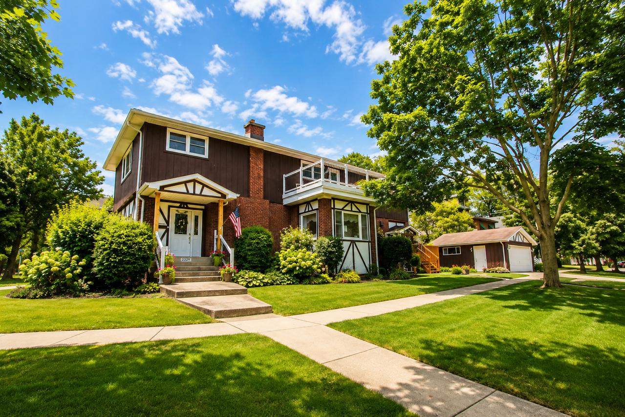 2269 W 109th St., Chicago, IL 60643