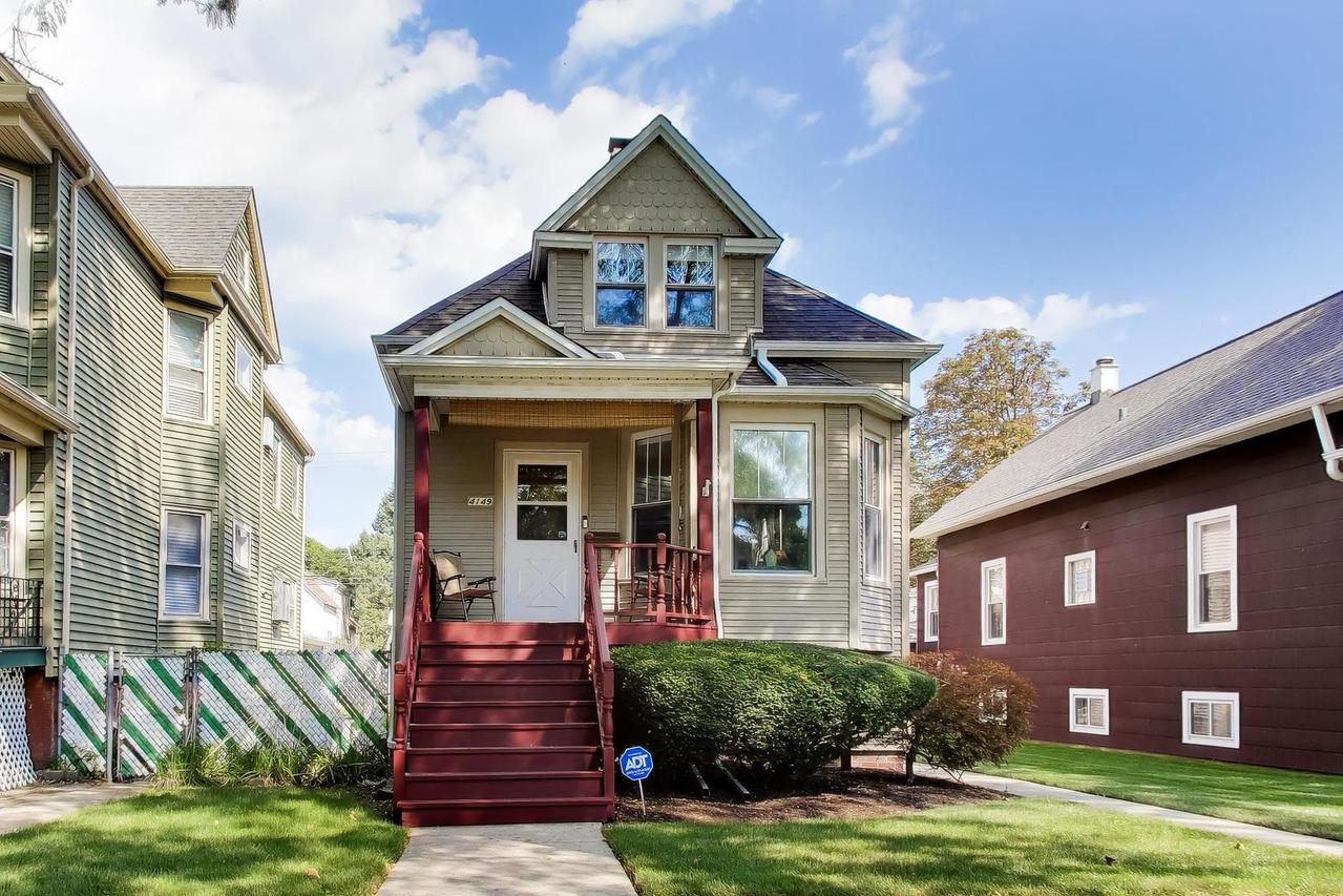 4149 N Ridgeway Ave., Chicago, IL 60618