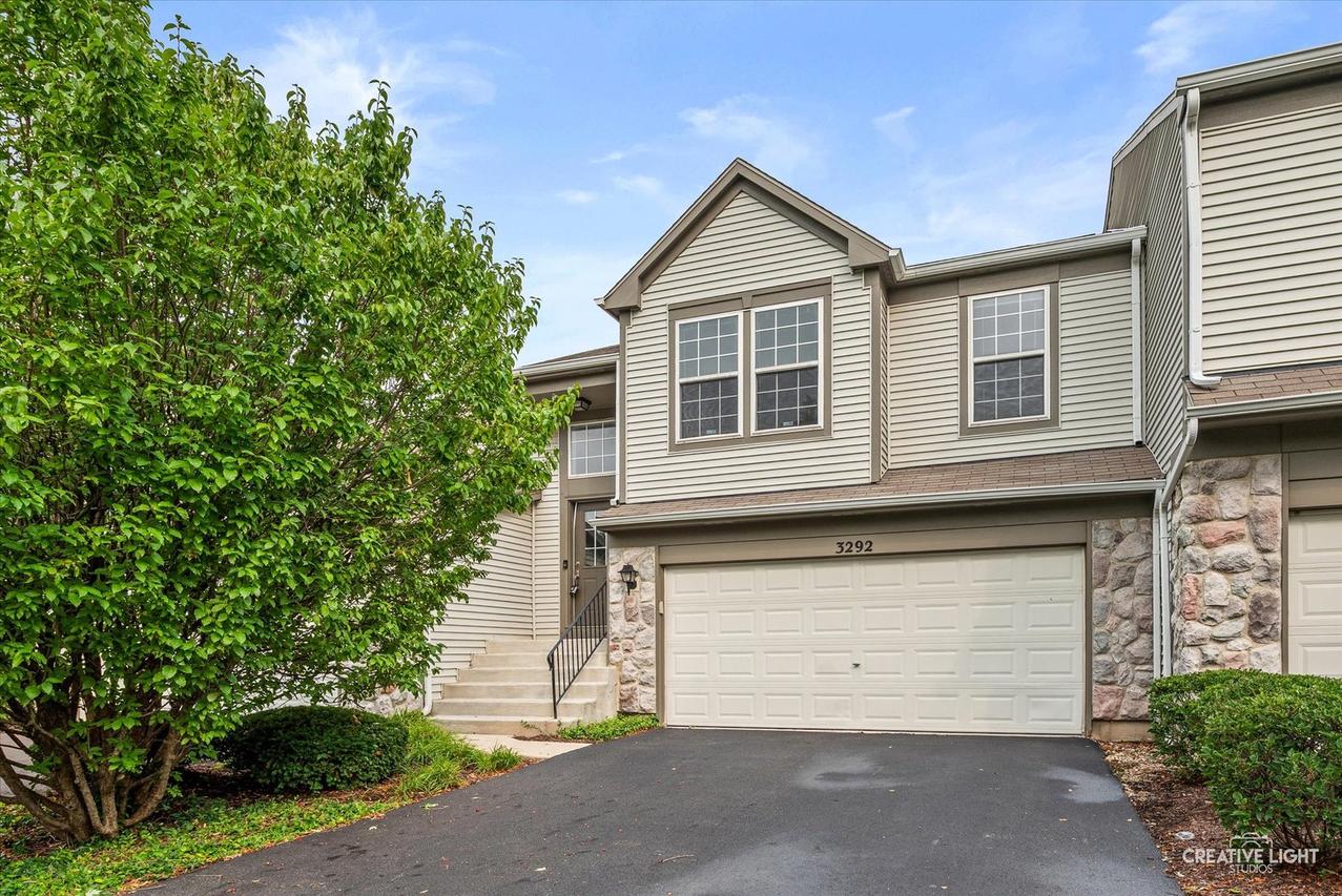 3292 Bromley Ln., Aurora, IL 60502