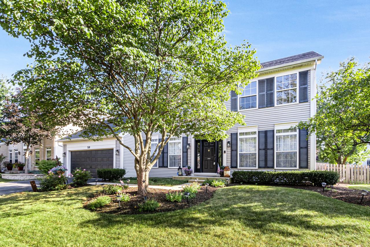 615 Manhattan Cir., Oswego, IL 60543