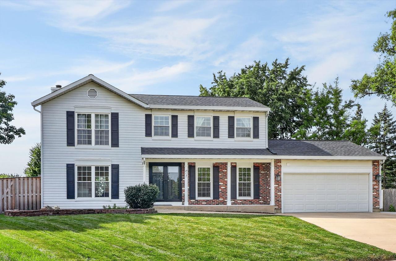 813 Hyde Park Ln., Naperville, IL 60565