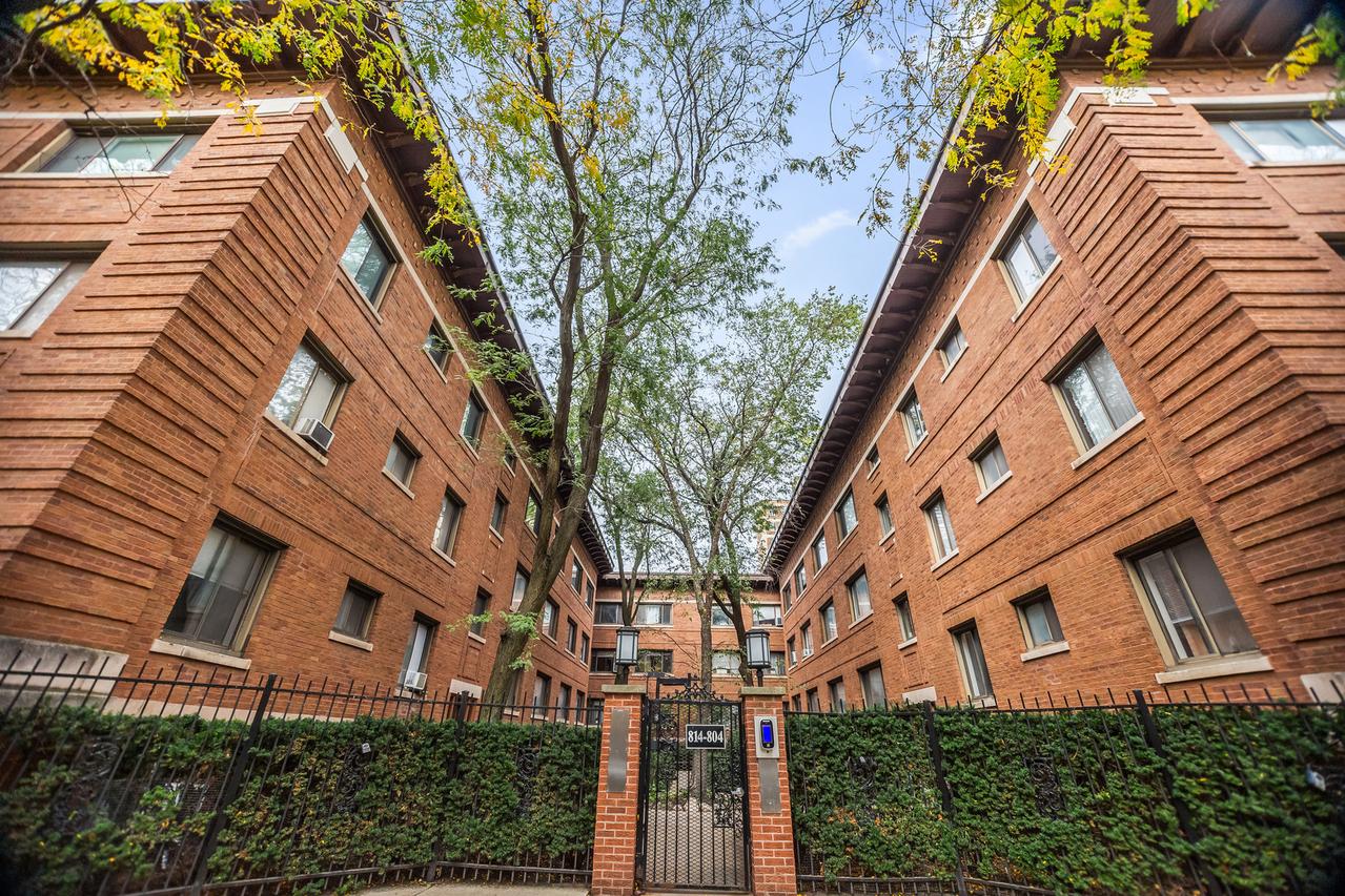 810 W Lakeside Pl. #107, Chicago, IL 60640