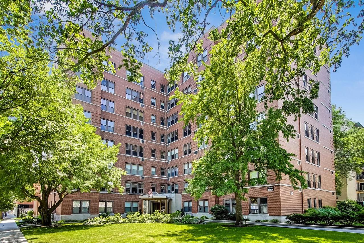 1585 Ridge Ave. #505, Evanston, IL 60201