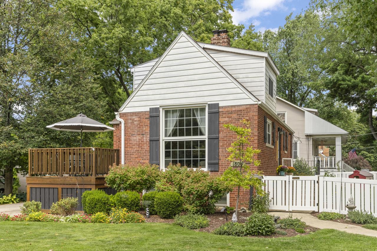 1804 Pine Rd., Homewood, IL 60430
