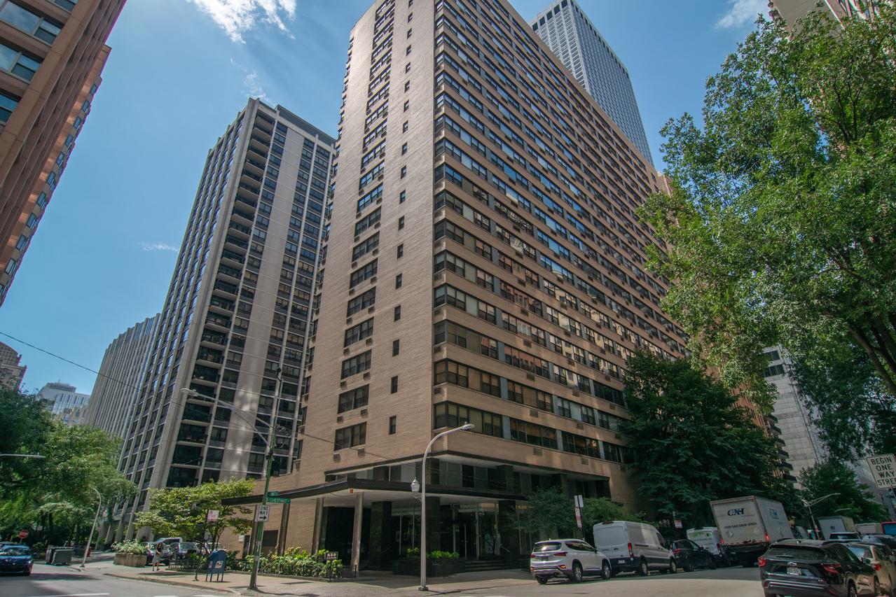850 N Dewitt Pl. #4H, Chicago, IL 60611